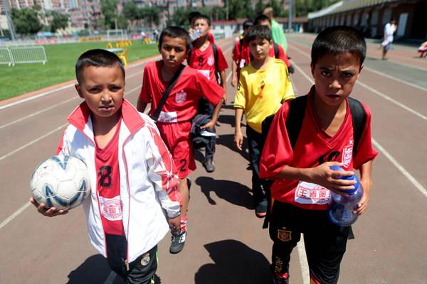 乌鲁木齐第五小学足球队_乌鲁木齐市第五小学足球队