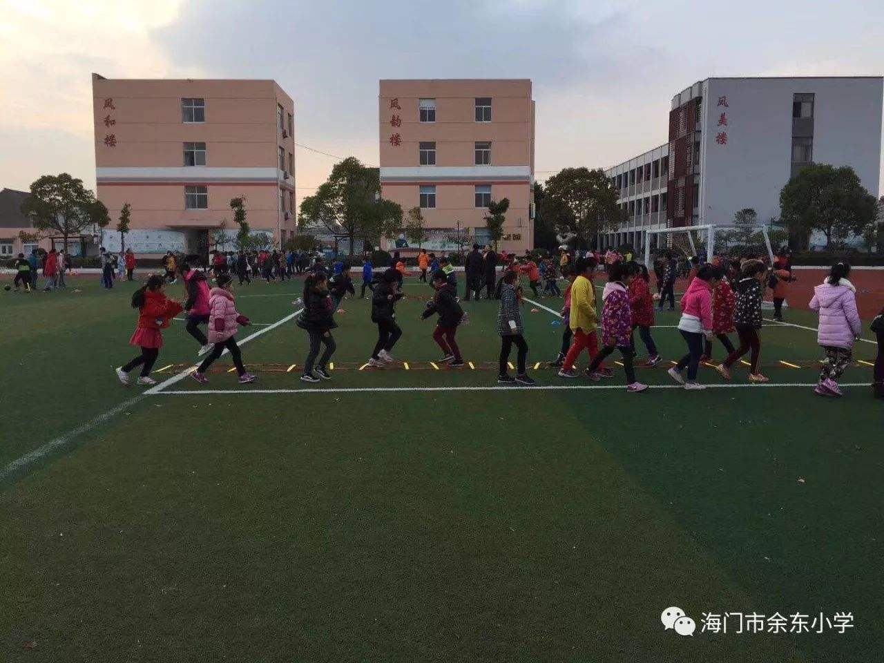 仙林小学足球_仙林足球场