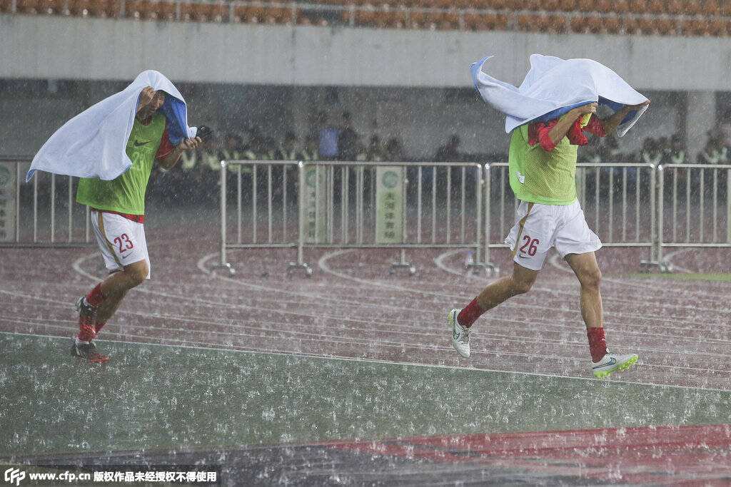 足球球员大雨_足球球员大雨是哪一年