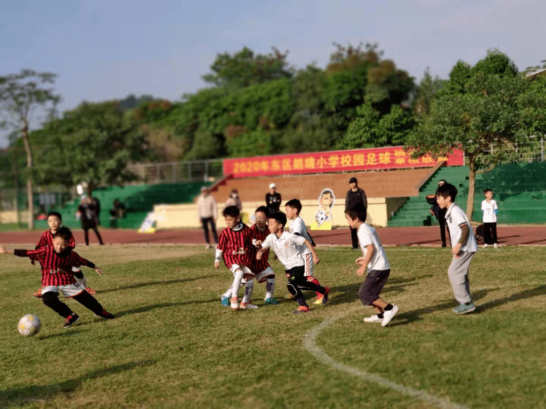 昌前小学足球比赛_昌吉市第十小学足球队