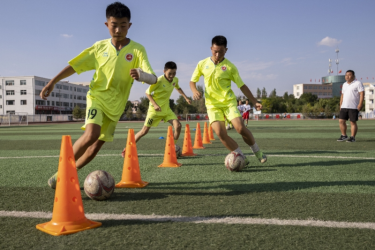 中国少年足球比赛_全国青少年足球联赛