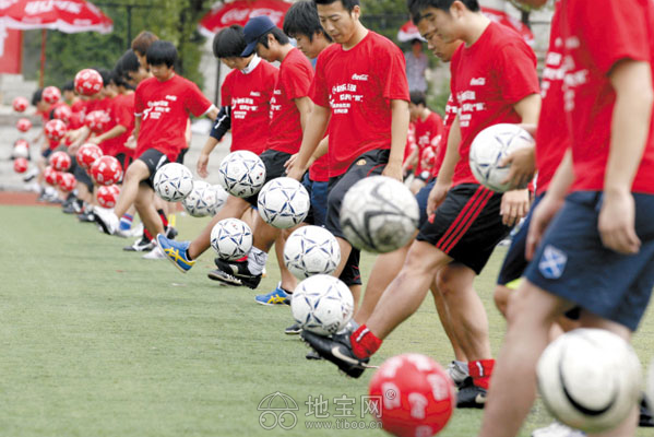 足球颠球训练_足球颠球训练教案