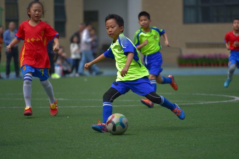 高塘石小学足球_湖南石门五小足球队