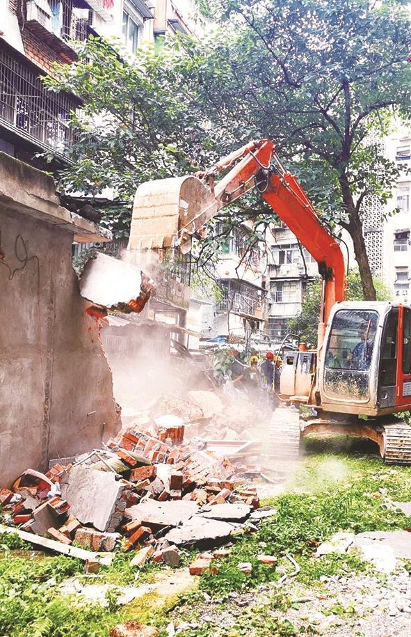 违建足球场_顶楼足球场违建