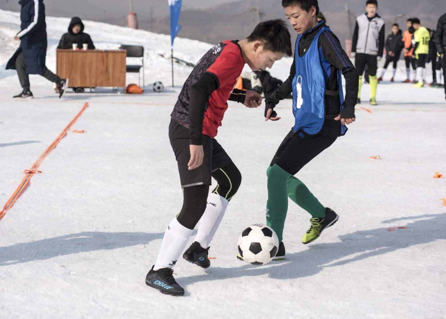 河北雪地足球_河北石家庄足球