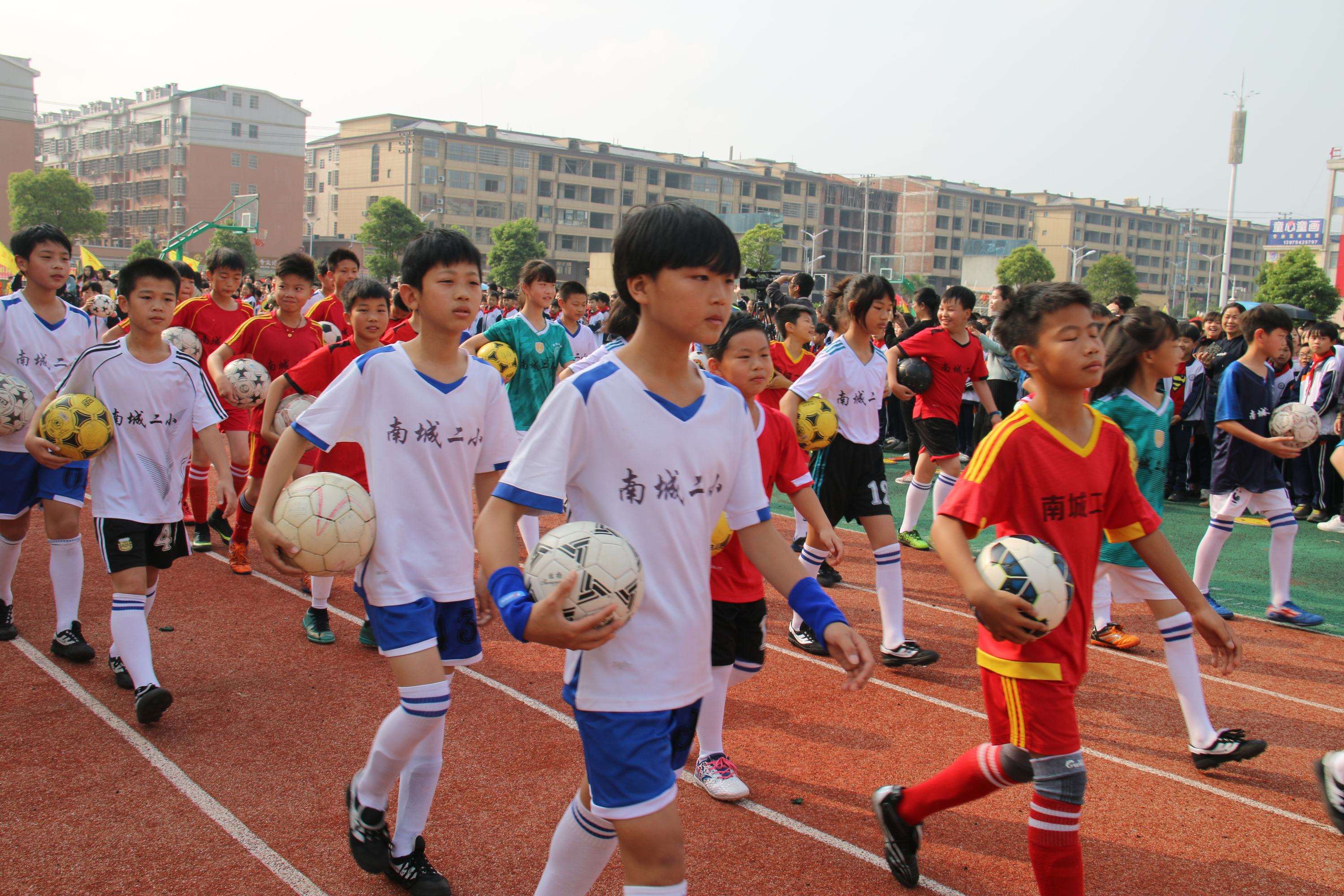 校园足球大联盟总结_校园足球大联盟总结怎么写