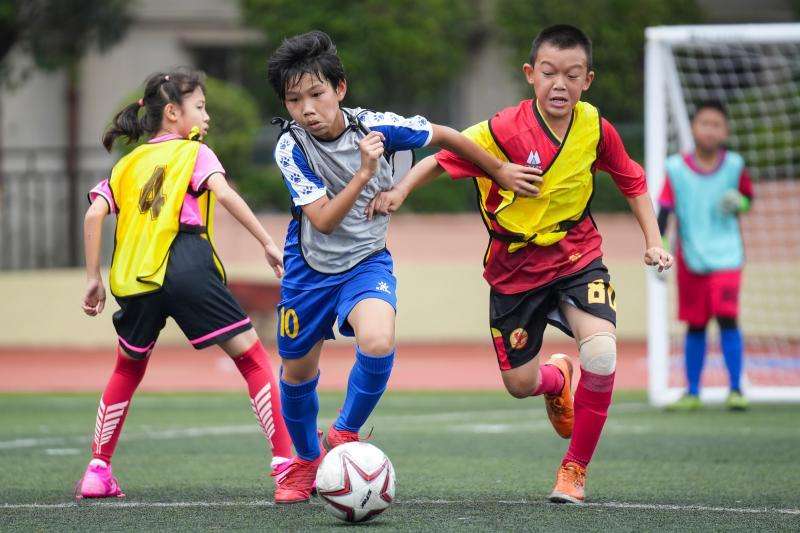 广州小学足球_广州市中小学生足球比赛