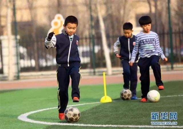 小学生足球训练方法视频_小学生足球训练方法视频教程