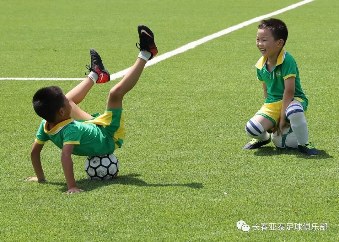 小孩足球推荐_小孩足球推荐教练