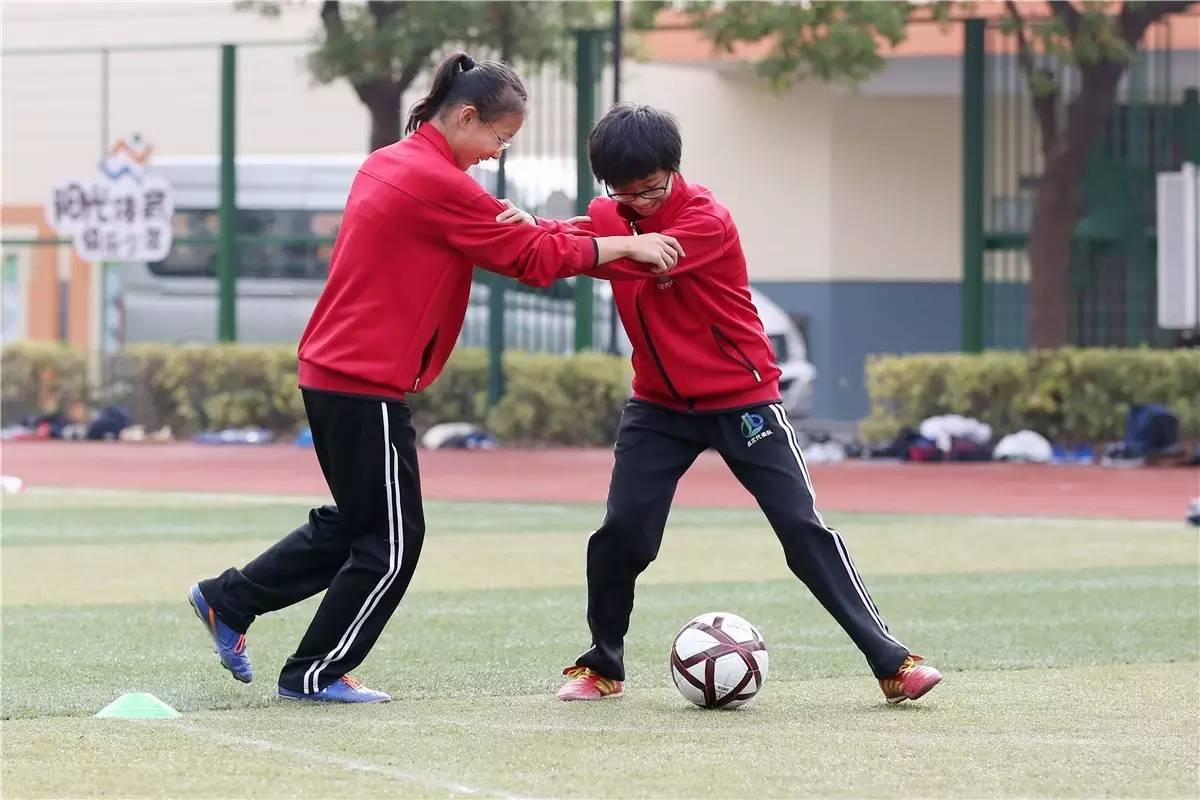 足球运球难度_足球运球难度大吗