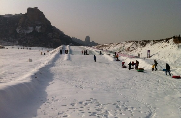 石门山蜗牛谷滑雪场娱乐设施_曲阜石门山蜗牛谷滑雪场有限公司