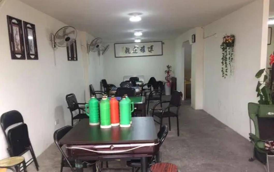 一楼棋牌室二楼会很吵_二楼棋牌室一楼适合开什么店