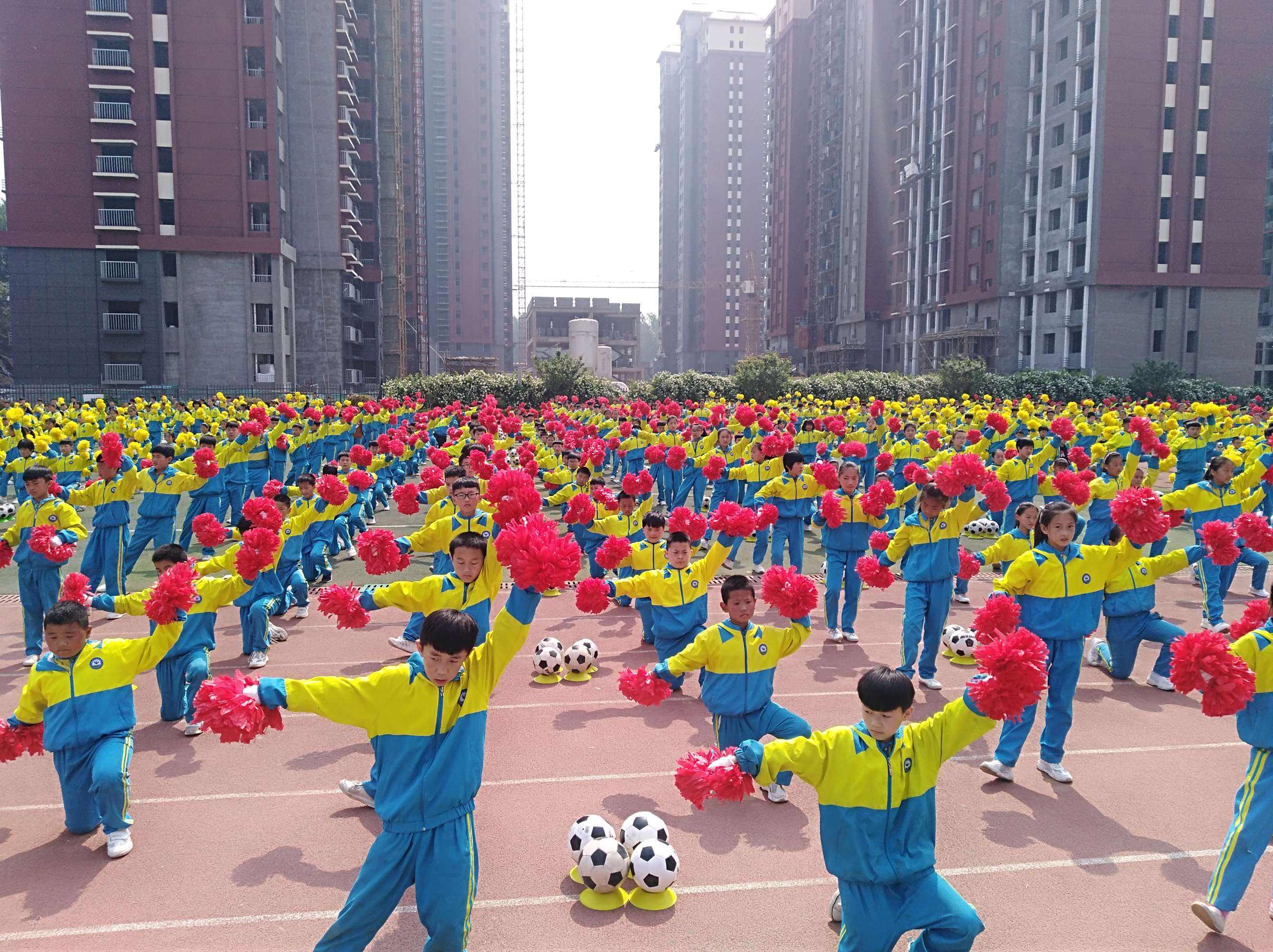 足球操音乐_翠竹园小学足球操音乐