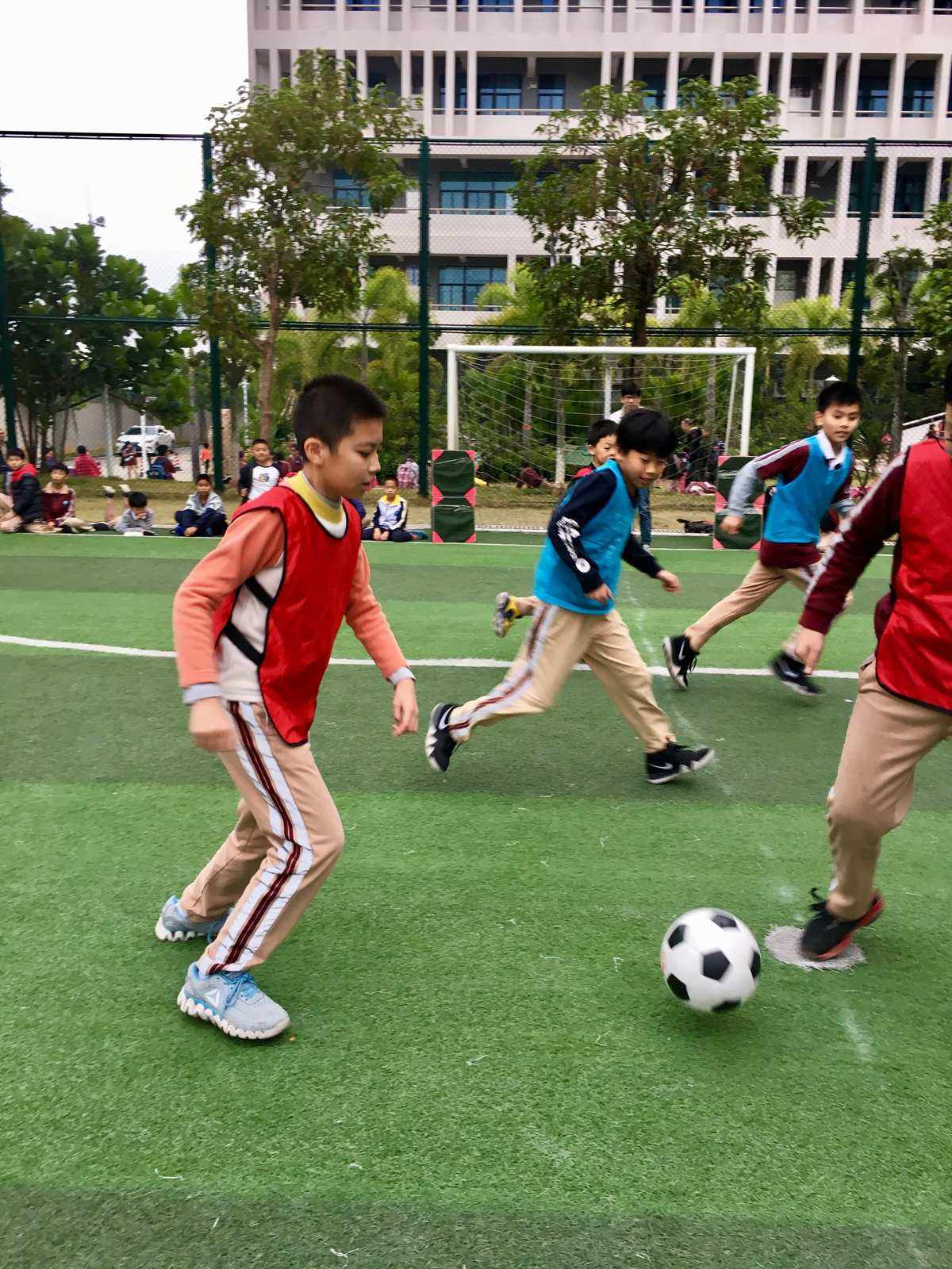 小学足球比赛_小学足球比赛活动方案