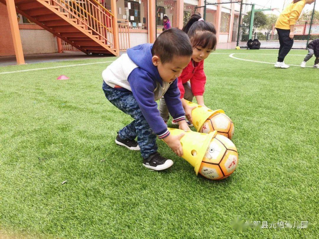 幼儿园足球特色小组人员职责_幼儿园足球特色计划安排