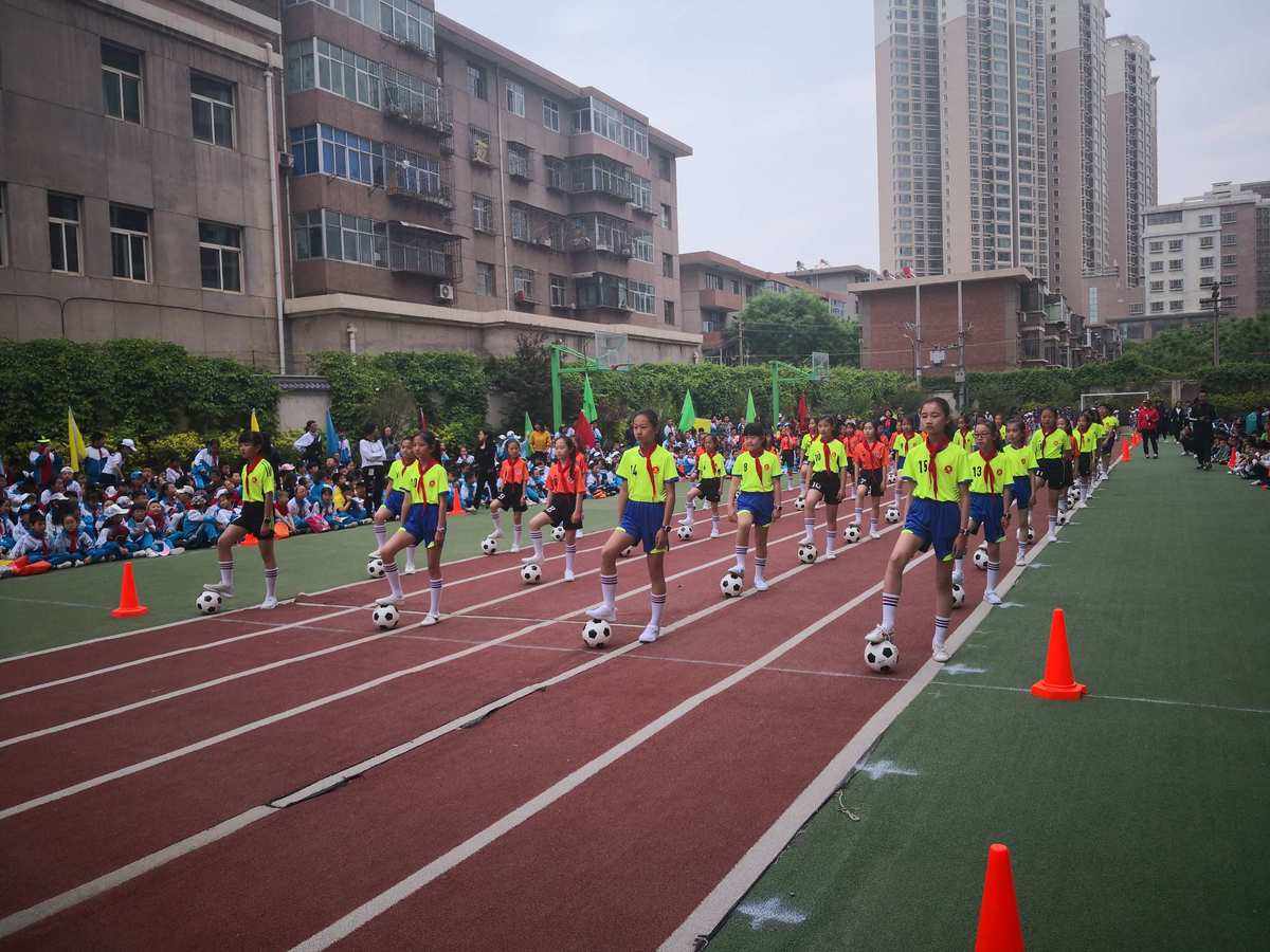 校园足球运动会开幕式时间_学校夏季运动会一般在什么时间