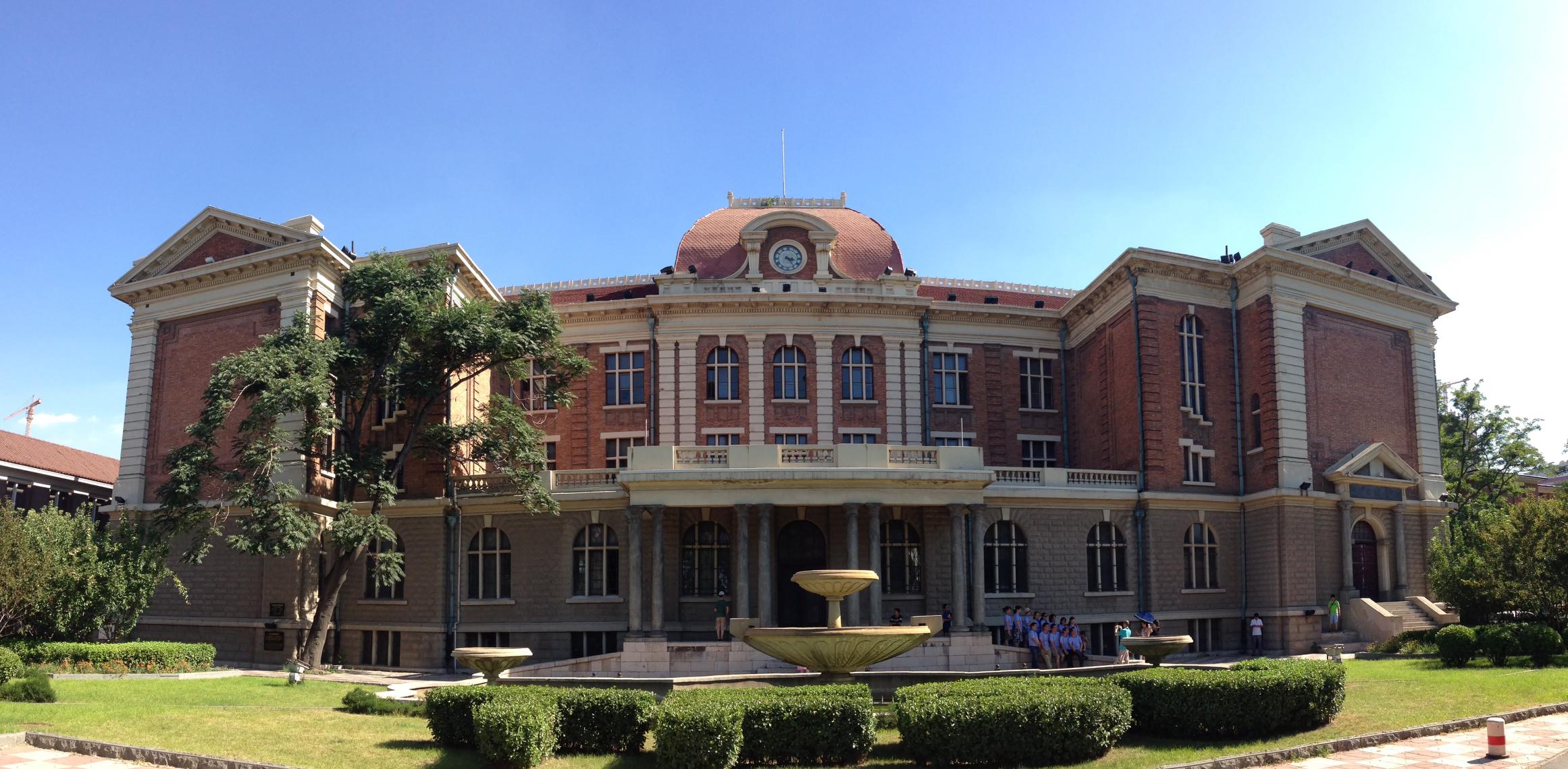 天津外国语大学体育馆有哪些_天津外国语大学马场道校区占地面积